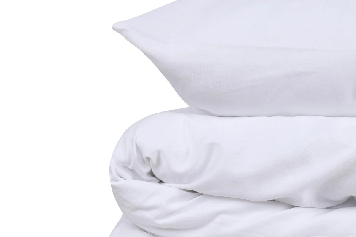 Premium Satin Bettwäsche Set Weiß 4 Premium Satin Bettwäsche Set Weiß - Image 2